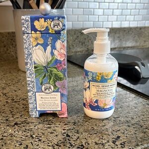Michel Design Works Magnolia Lotion - Blue and White